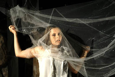 Szoták Andrea (Szobalánynak Londonban)